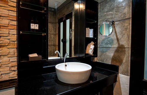 Thep Kasattri Hotel | Colorful Pool Villa