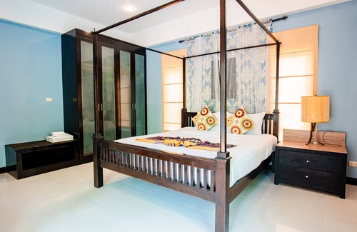 Thep Kasattri Hotel | Colorful Pool Villa