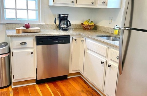 Waveland Park House | Colorful & Quiet 3-Bedroom Charmer near Downtown