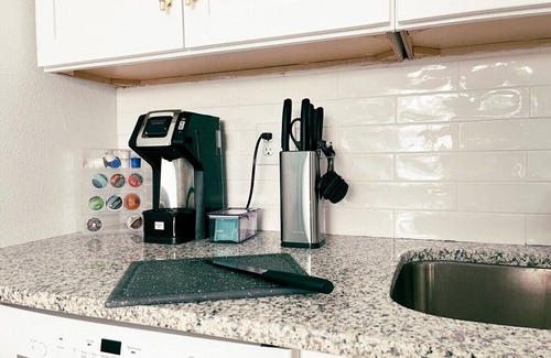 Sunrise Acres House | Colorful Relaxation Luxe family - Extended Stay