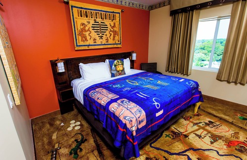 Cypress Gardens Hotel | Colorful Room w/Waterpark & Lego Fun! Free Parkin