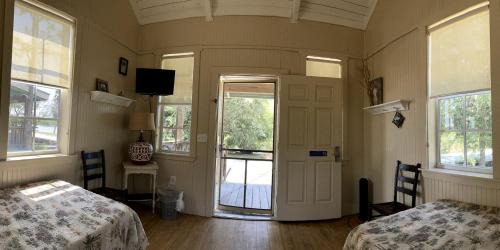 Braden River House | Colorful Waterfront Cabin Rentals on the Braden River near Sarasota, Florida