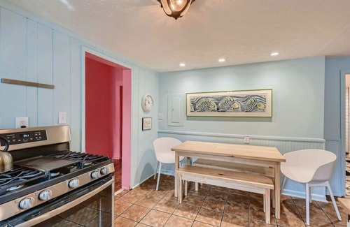 Cabbagetown House | Colour Crush: Walk to Bars, Restaurants, Beltline