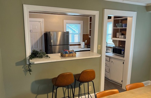 Indianapolis House | Colts Kickoff in Indy: Dine, Hot tub, BBQ & NEW Arcade