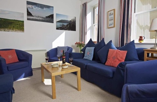 Dartmouth Apartment | Columbine