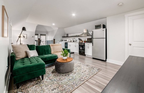 Old North Columbus Apartment | Columbus Getaway! Stylish Apartment!