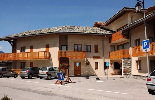 Aussois Apartment | COM301M :Ferienwohnung in ruhiger Lage in der Nähe von kostenlosen Shuttles und Schwimmbad