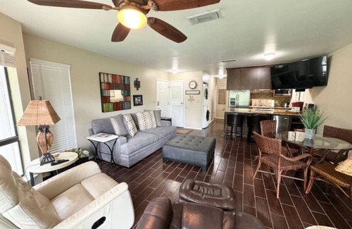 New Braunfels Condo | Comal River Condo 323 | Comal Riverfront | Remodeled