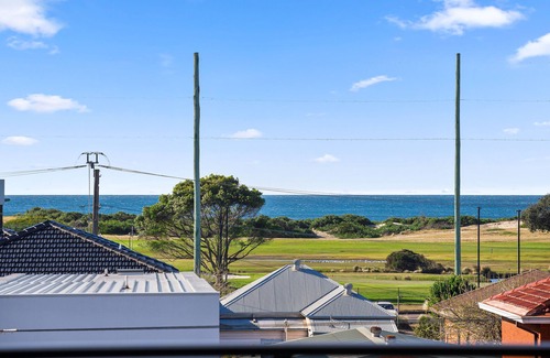 Wollongong Apartment | Combining inner-city living, coastal views and a beachside lifestyle