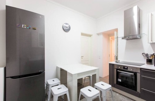 Santa Catarina Apartment | Combro - Spacious T2 in the heart of Lisbon!