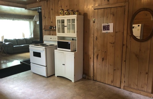 Crystal Falls Cottage | Come and enjoy this beautiful private cottage with your family!