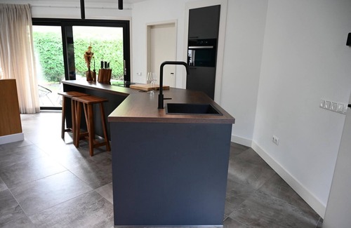 Municipality of Harderwijk House | Come and enjoy the beautiful detached bungalows, fully equipped with a spacious kitchen and cozy fireplace