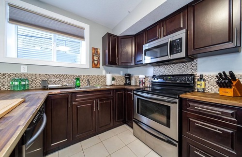 Northwest Edmonton House | Come and enjoy this exquisite home 7 minutes away from the center of ST.Albert