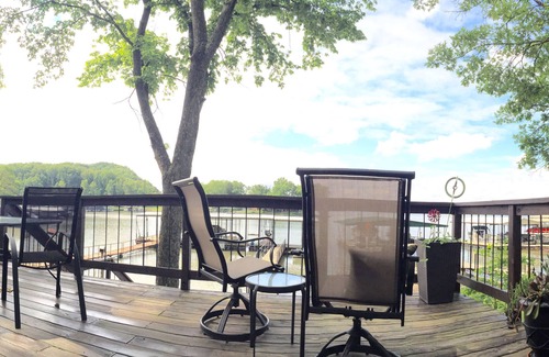 Cartwright Cove House | Come and play at Escape 2 the Lake!