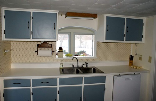 Waldoboro House | Come and relax in Mid Coast Maine. We are child and pet friendly.