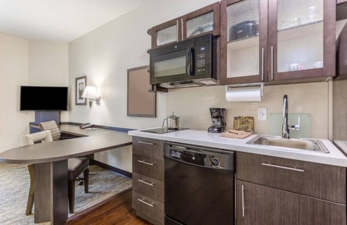 Quad Cities House | Come and settle in at newly constructed Room !