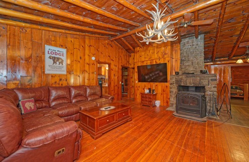 Lake George Cabin | Come & Enjoy the Newly Remodeled "Lazy Bear Lodge"