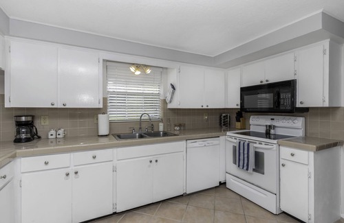 Tarpon Springs House | Come explore beautiful, historic Tarpon Springs on the sunny Florida Gulf Coast!