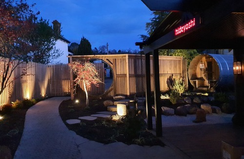 Hepburn Cottage | Come for the delicious 2.6 tonne outdoor bath. Stay for everything else!
