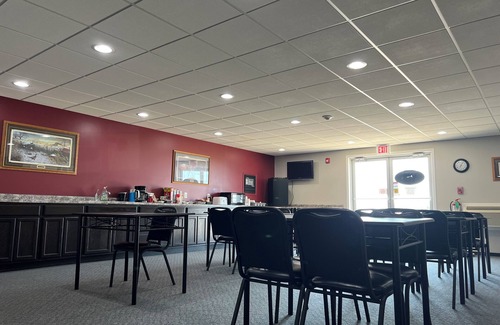 Midale Hotel | Come On Inn Motel