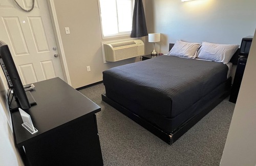 Midale Hotel | Come On Inn Motel