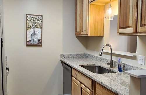Enterprise House | Come Relax! New kitchen, appliances (including w/d!), two decks