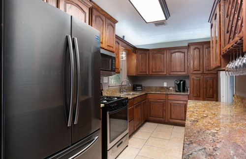 North San Antonio - SAT House | Come spend your Summer Vacation in Texas with a Private Pool, Jacuzzi & Arcade