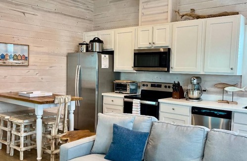 Port Aransas House | Come Stay At Jameson's Beach Bungalow