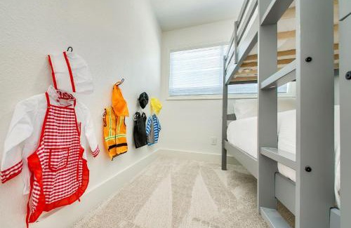 North End House | Come stay at the Elm Grove Elegance Irene!
