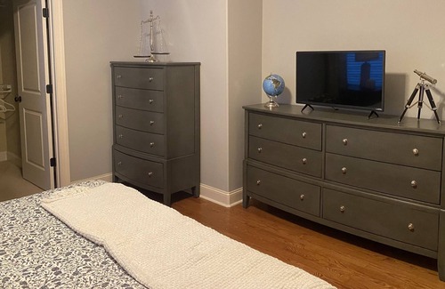 Huntsville House | Come Stay in a Five Star House. Pet Friendly with no Pet Fee