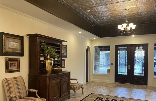 Gonzales House | Come stay in the same room Bonnie & Clyde stayed in!