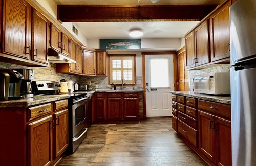 Weeki Wachee Gardens House | Come Stay On Weeki Wachee! Kayaks, Canoe Included!