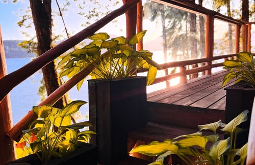 Sunshine Coast Cottage | Come stay with us on the beautiful Sunshine Coast ocean side!