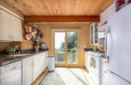 Sea Ranch House | Come take in the ocean, gaze at the starry skies, commune with nature.