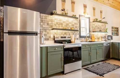 New Hope House | Come visit Whiskeys Hideaway, a beautiful getaway located In Bourbon country