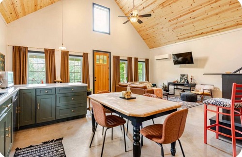 New Hope House | Come visit Whiskeys Hideaway, a beautiful getaway located In Bourbon country