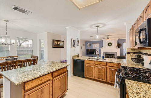 Cedar Park House | Come Warm Up in Your Own Private Hot Tub with Game Room and Al fresco Dining! - by PMI Austin Metro