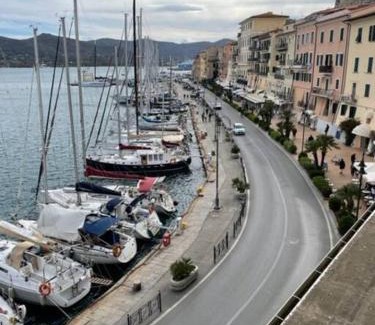 Portoferraio Old Town Apartment | comeinbarca