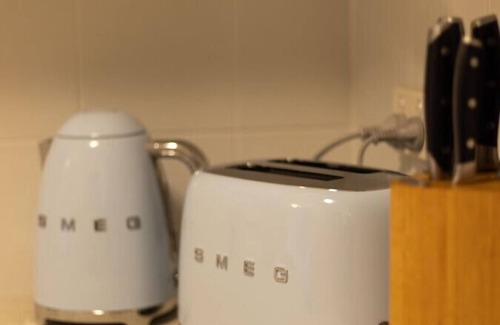 Yeronga House | Comfort 1-Bedroom Cottage Retreat @Yeronga