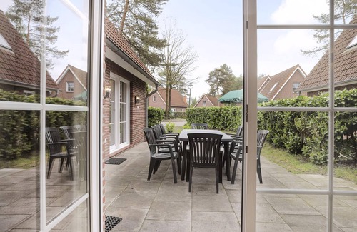 Dwergte House | Comfort 10-person bungalow in the holiday park Landal Dwergter Sand