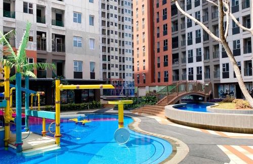 Bekasi Timur Apartment | Comfort 2BR at Transpark Juanda Bekasi Timur Apartment By Travelio