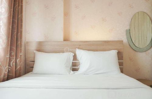 Rawasari Apartment | Comfort 2BR Green Pramuka City Apartment near Shopping Center By Travelio