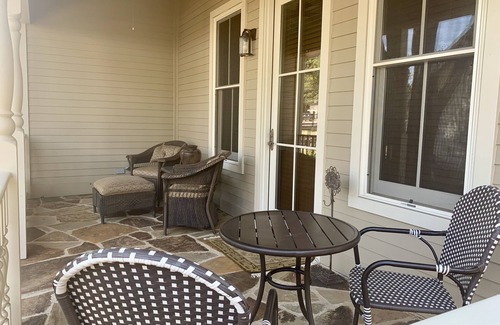 Comfort House | Comfort - 800 sq ft bungalow on High St.