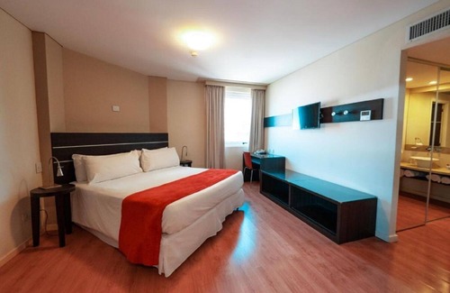 El Centro Hotel | Comfort and Convenient Stay, Centrally Located! Close to Plaza de Mayo Square