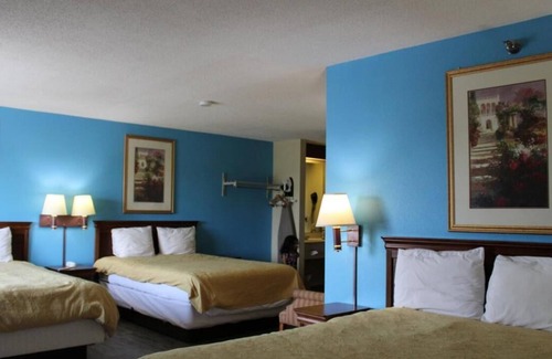 Mount Vernon House | Comfort and Convenience! 3 Affordable Units, Free Parking, Near Riverbend Park