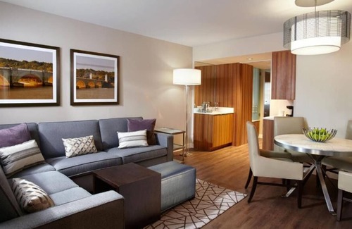 West End House | Comfort and Convenience! Parking, Indoor Pool, Near Smithsonian Museums