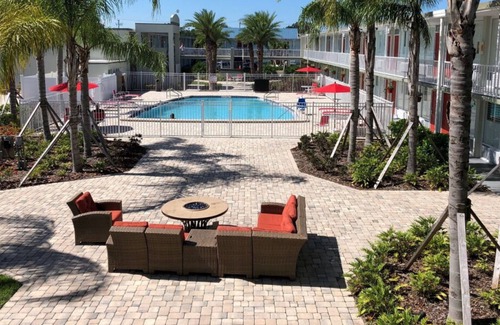 June Park House | Comfort and Convenience! 3 Relaxing Units, Free Breakfast, Near Melbourne Beach
