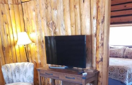 Gardiner House | Comfort and Convenience! Parking, Pool, Near North Entrance of Yellowstone Park