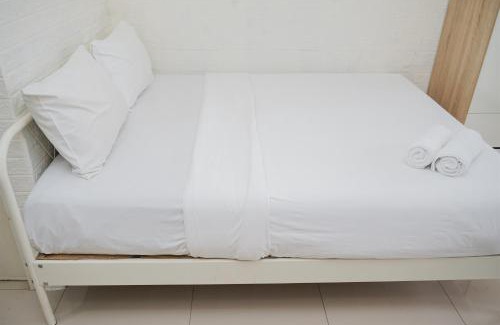 Ciputat Apartment | Comfort and Cozy Stay Studio Room at Baileys Apartment By Travelio