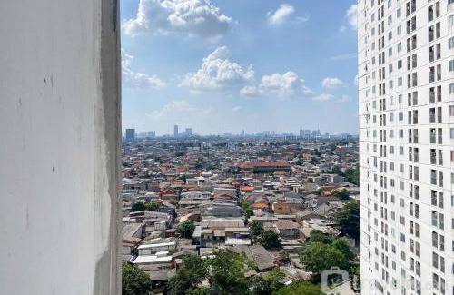 Jatinegara Apartment | Comfort and Homey 3BR Bassura City Apartment By Travelio